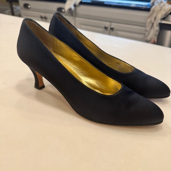 Salvatore Ferragamo Italy Women’s Navy Blue Satin Heels Size 9 Excellent! - Picture 6 of 14
